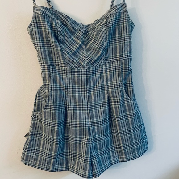 New Urban outfitters romper - Picture 3 of 4